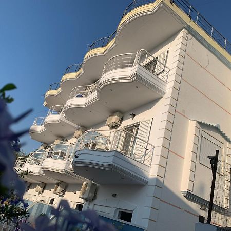 Henardi Apartments Ксамил Экстерьер фото
