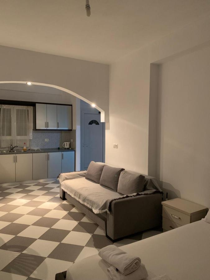 Henardi Apartments Ксамил Экстерьер фото